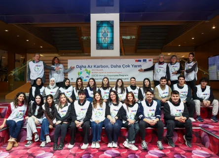 Öğrencilerimiz Sürdürülebilir Gelecek İçin Ağaç Dikme Etkinliği Düzenledi