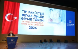 önlük giyme 2024