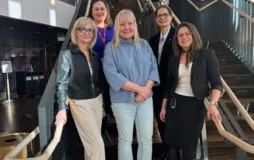 İsveç’te Karolinska Institutet’i ziyaret etti.