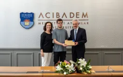 Fakülte ve Enstitü Birincilerine Ödül Verildi