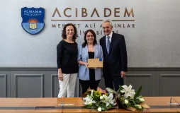 Fakülte ve Enstitü Birincilerine Ödül Verildi