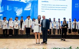 Acıbadem Üniversitesi Tıp Fakültesi Öğrencileri Beyaz Önlüklerini Giydi